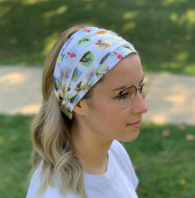Charger l&#39;image dans la galerie, Wide headband or neck gaiter with white background and multi bird pattern
